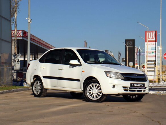 2013 Lada (ВАЗ) Granta I, белый, 409000 рублей - вид 2