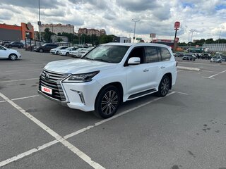 2019 Lexus LX 570 III Рестайлинг 2, белый, 8490000 рублей, вид 1