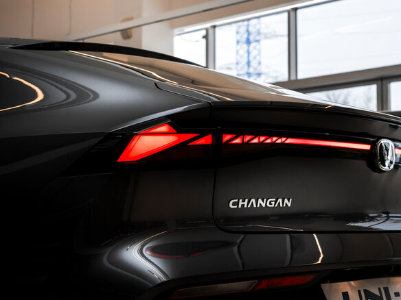 2024 Changan UNI-V I, серый, 2600000 рублей - вид 5