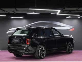 2026 Rolls-Royce Cullinan Black Badge I Рестайлинг (Series II), чёрный, 79900000 рублей, вид 5