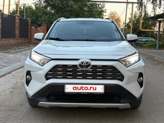 2019 Toyota RAV4 V (XA50), белый, 3100000 рублей, вид 2