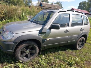 2015 Chevrolet Niva I Рестайлинг, серый, 515000 рублей, вид 3