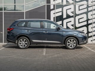 2020 Mitsubishi Outlander III Рестайлинг 3, синий, 2095000 рублей, вид 5