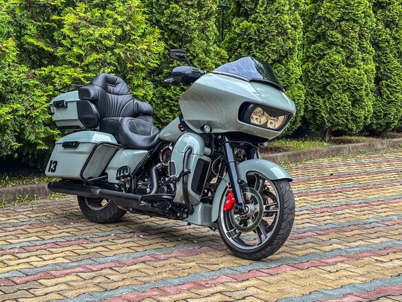 2015 Harley-Davidson Road Glide Special, серый, 1470000 рублей - вид 2