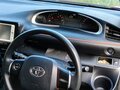 2021 Toyota Sienta II Рестайлинг, красный, 1800000 рублей - вид 5