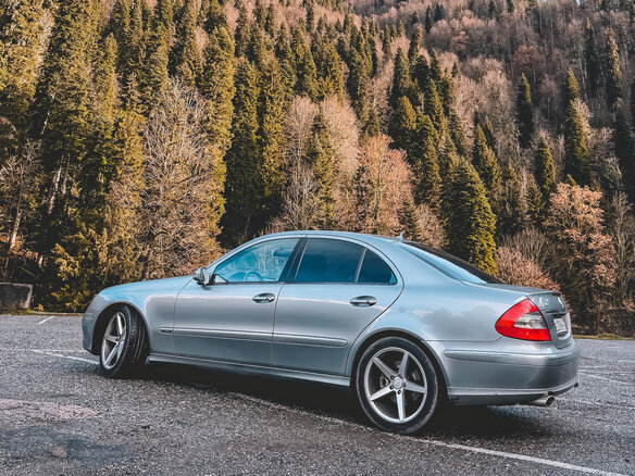 2007 Mercedes-Benz E-Класс 230 III (W211, S211) Рестайлинг, серый, 1200000 рублей - вид 1