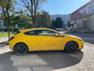 2013 Opel Astra GTC J Рестайлинг, жёлтый, 850000 рублей, вид 4