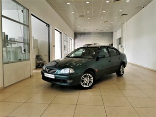Toyota Avensis I