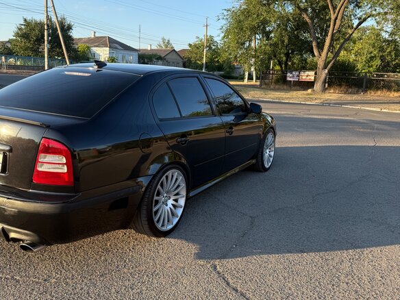 2008 Skoda Octavia I (A4) Рестайлинг, чёрный, 700000 рублей - вид 5