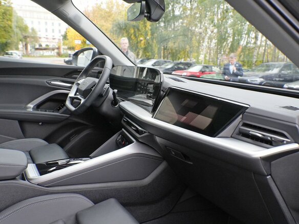 2025 Audi Q5 40 TDI III (GU), серый, 8060000 рублей - вид 20