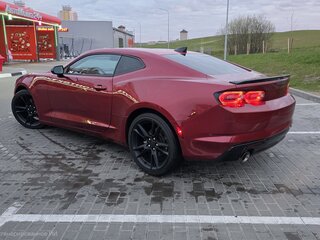2020 Chevrolet Camaro VI Рестайлинг, пурпурный, 2900000 рублей, вид 3