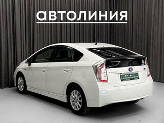 2013 Toyota Prius PHV ZVW35 III Рестайлинг (XW30), белый, 950000 рублей, вид 5