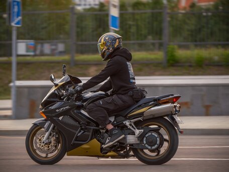 2002 Honda VFR 800, чёрный, 500000 рублей, вид 3