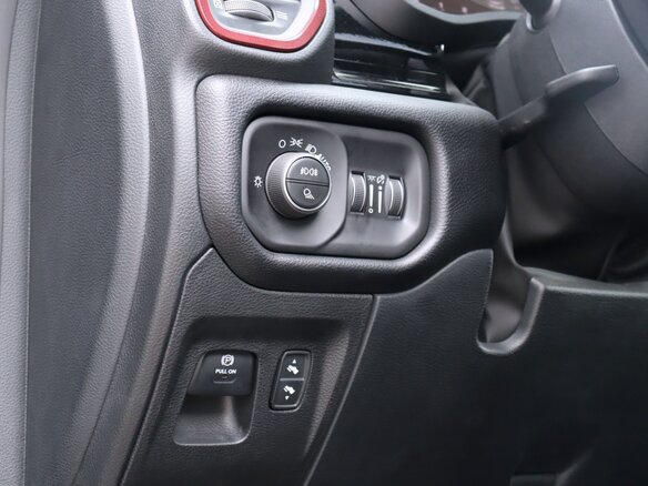 2026 Ram 1500 Quad Cab V Рестайлинг, серый, 10190000 рублей - вид 20