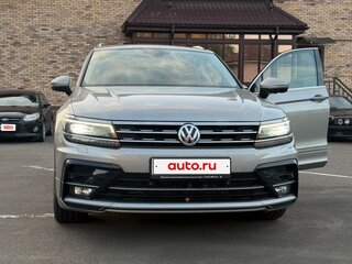 2019 Volkswagen Tiguan II, серебристый, 3200000 рублей, вид 2