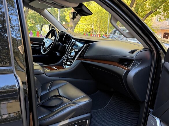 2019 Cadillac Escalade IV, чёрный, 5800000 рублей - вид 6