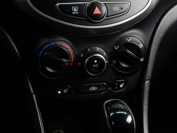 2016 Hyundai Solaris I Рестайлинг, красный, 1270000 рублей - вид 13