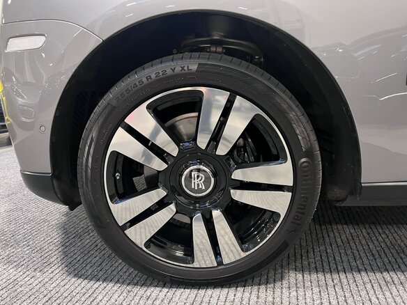 2020 Rolls-Royce Cullinan I (Series I), серый, 25500000 рублей - вид 19