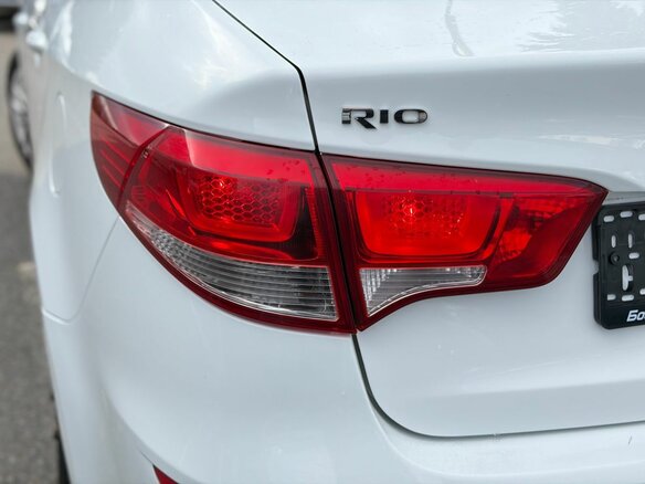 2015 Kia Rio III Рестайлинг, белый - вид 6