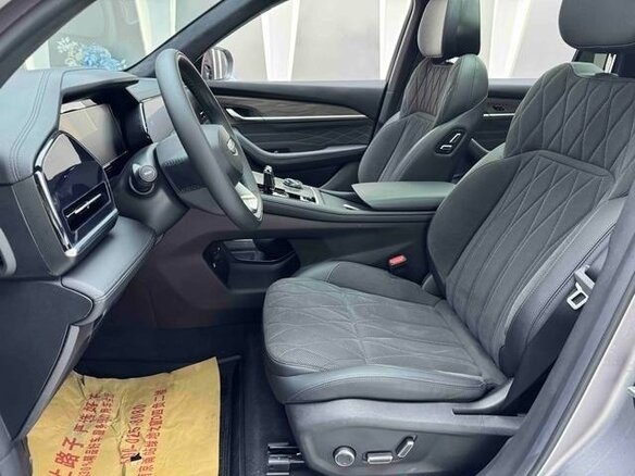 2025 Geely Monjaro (Xingyue L) I Рестайлинг (China Market), серебристый, 3260999 рублей - вид 15