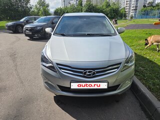 2016 Hyundai Solaris I Рестайлинг, серебристый, 800000 рублей, вид 2