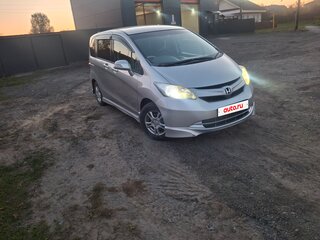 2010 Honda Freed Spike I Рестайлинг, серебристый, 1000000 рублей, вид 3
