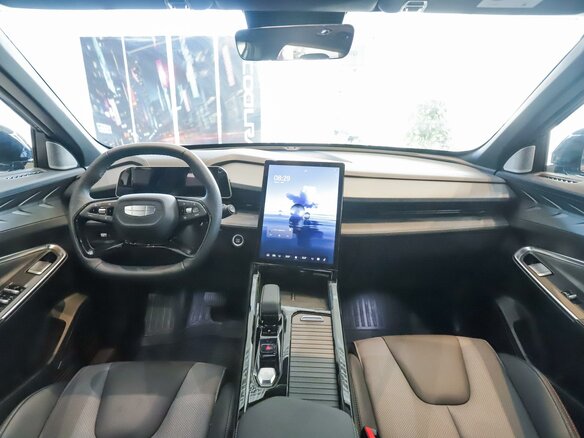 2026 Geely Cityray, серый, 3345000 рублей - вид 17