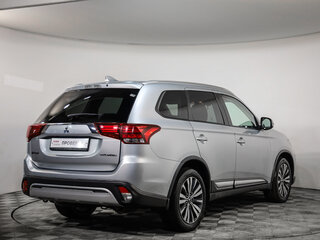 2019 Mitsubishi Outlander III Рестайлинг 3, серебристый, 1620777 рублей, вид 5