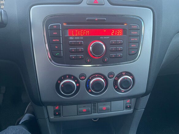 2010 Ford Focus II Рестайлинг, белый, 430000 рублей - вид 12
