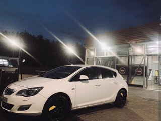 2011 Opel Astra J, белый, 600000 рублей, вид 1