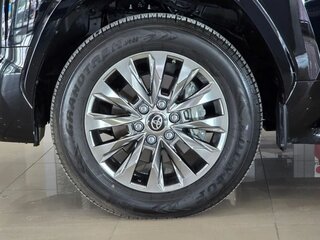 2024 Toyota Land Cruiser 300 Series, чёрный, 12700000 рублей, вид 5