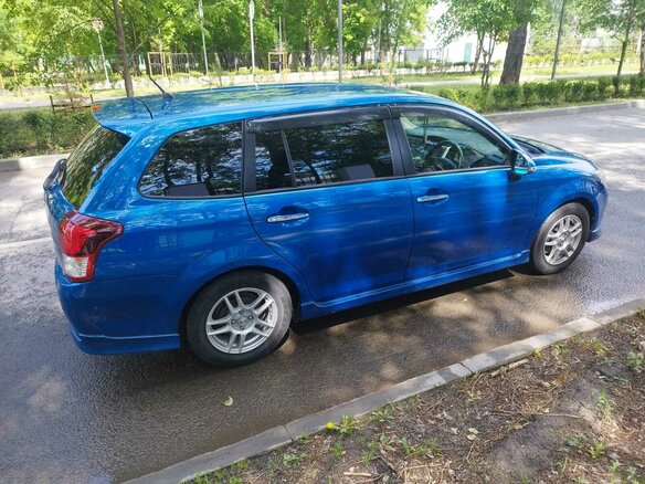 2013 Toyota Corolla Fielder XI (E160, E170, E180), синий, 1250000 рублей - вид 3