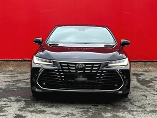 2022 Toyota Avalon V, чёрный, 3400000 рублей, вид 2