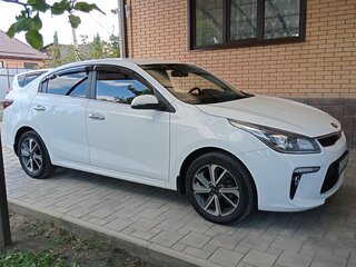 2019 Kia Rio IV, белый, 1590000 рублей, вид 3