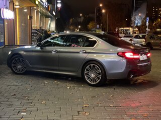 2018 BMW 5 серии 520d xDrive VII (G30/G31/G38), серый, 3750000 рублей, вид 3