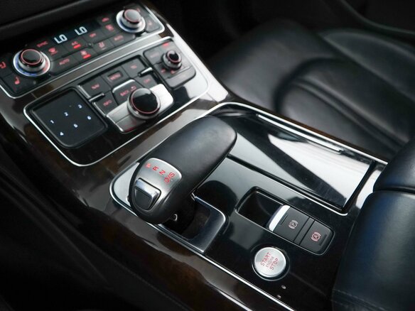 2014 Audi A8 III (D4) Рестайлинг, чёрный, 1869088 рублей - вид 18