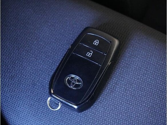 2023 Toyota Corolla Cross I, серебристый, 2200000 рублей - вид 15