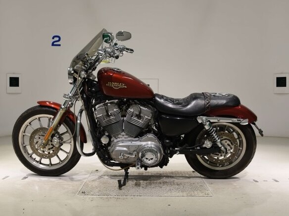 2009 Harley-Davidson Sportster 883, красный, 850000 рублей