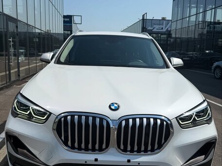 2022 BMW X1 Long 20Li sDrive II (F48) Рестайлинг, белый, 2555000 рублей, вид 2