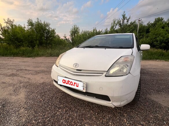 2010 Toyota Prius JDM II Рестайлинг (XW20), белый, 420000 рублей