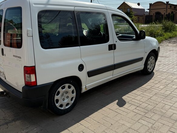2010 Peugeot Partner I Рестайлинг, белый, 535000 рублей - вид 3