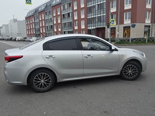 2020 Kia Rio IV, серый, 1400000 рублей, вид 2