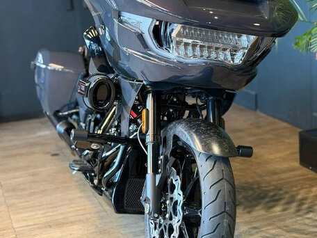 2026 Harley-Davidson CVO Road Glide ST, серый, 6500000 рублей, вид 4