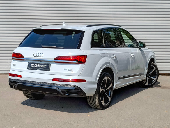 2020 Audi Q7 55 TFSI II (4M) Рестайлинг, белый, 5185000 рублей - вид 5