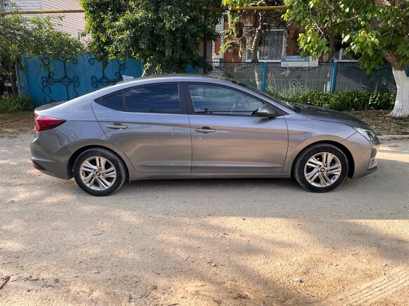 2018 Hyundai Elantra VI (AD) Рестайлинг, серый - вид 2