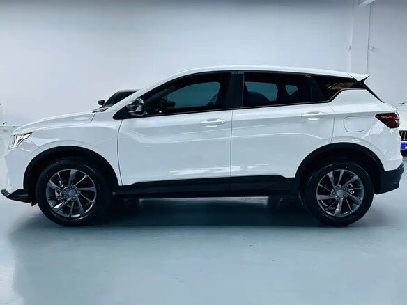 2025 Geely Binyue I Рестайлинг 2, белый, 1299017 рублей - вид 3