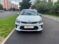 2019 Kia Rio IV, белый, 950000 рублей
