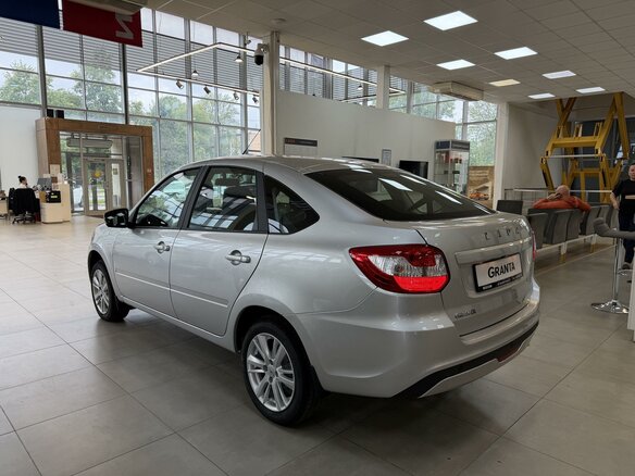 2026 Lada (ВАЗ) Granta I Рестайлинг, серебристый - вид 12