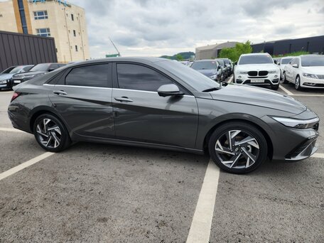 2023 Hyundai Avante VII Рестайлинг, серый, 1760029 рублей, вид 2