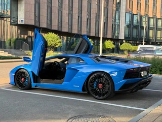 2017 Lamborghini Aventador I Рестайлинг, синий, 29300000 рублей, вид 5